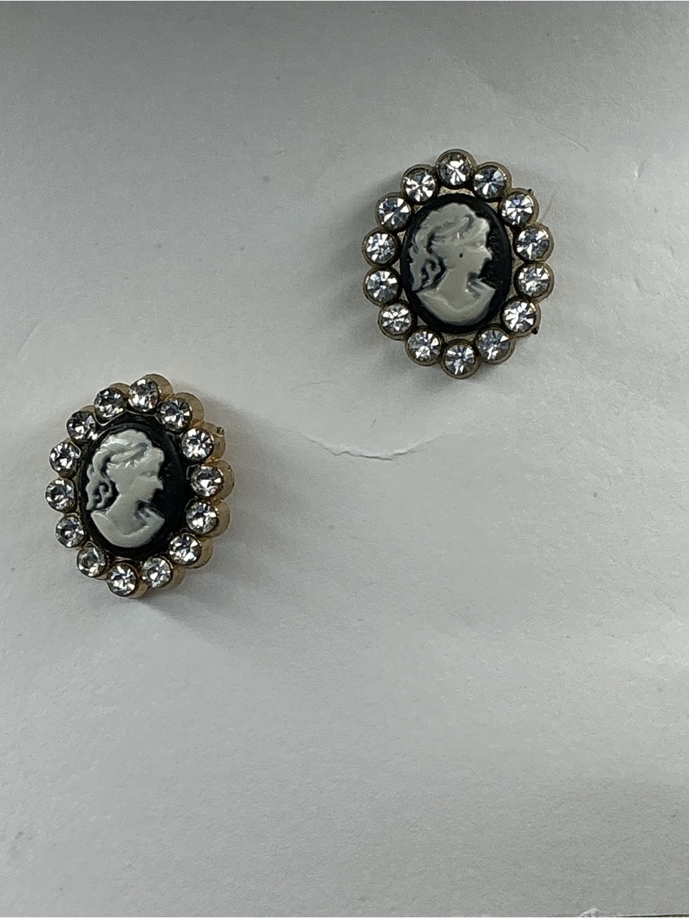 ⭐ Vintage Cameo Rhinestone Stud Earrings Victorian Glam Gothic Chic